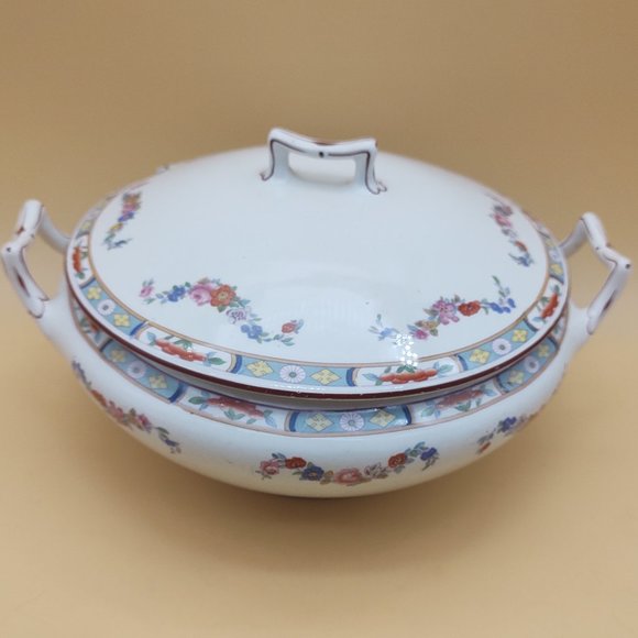 Vintage Covered Serving Dish by J & G Meakin - Picture 3 of 11